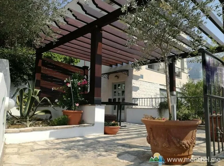 9 bedroom house 330 m² Budva Municipality, Montenegro