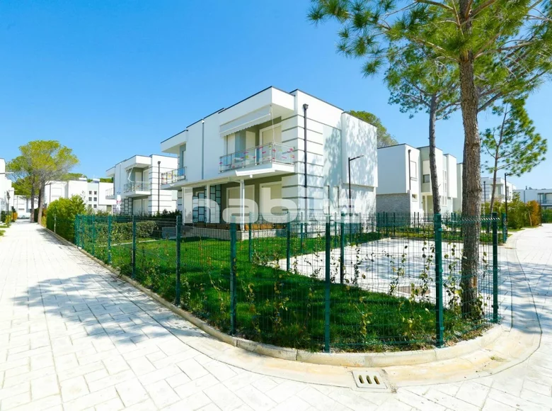 Casa 5 habitaciones 128 m² Tirana, Albania