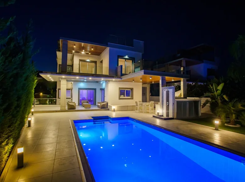 4 bedroom house 265 m² Agios Tychonas, Cyprus