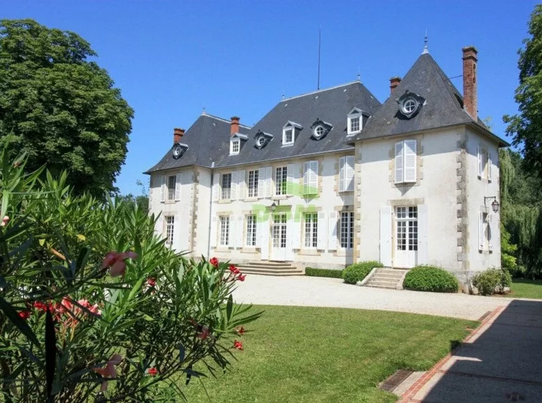 Château 700 m² France métropolitaine, France