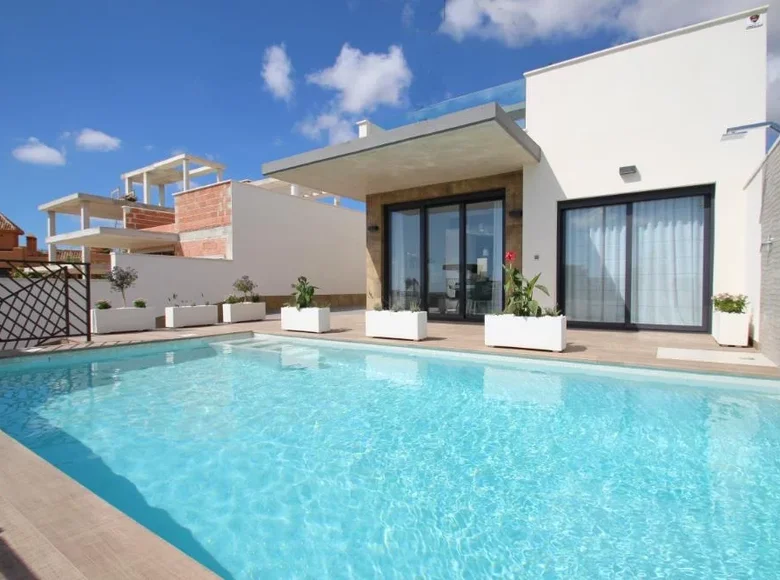 Villa de tres dormitorios 92 m² San Miguel de Salinas, España