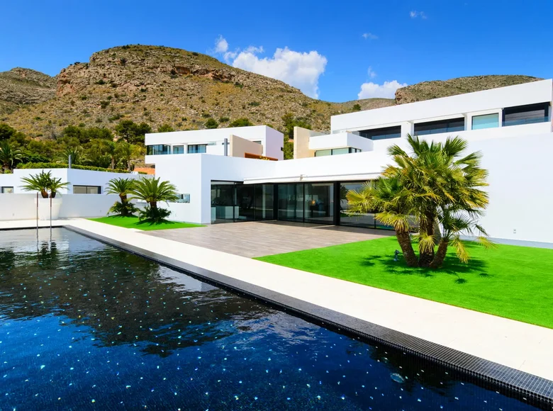 Villa de 4 dormitorios 894 m² Finestrat, España