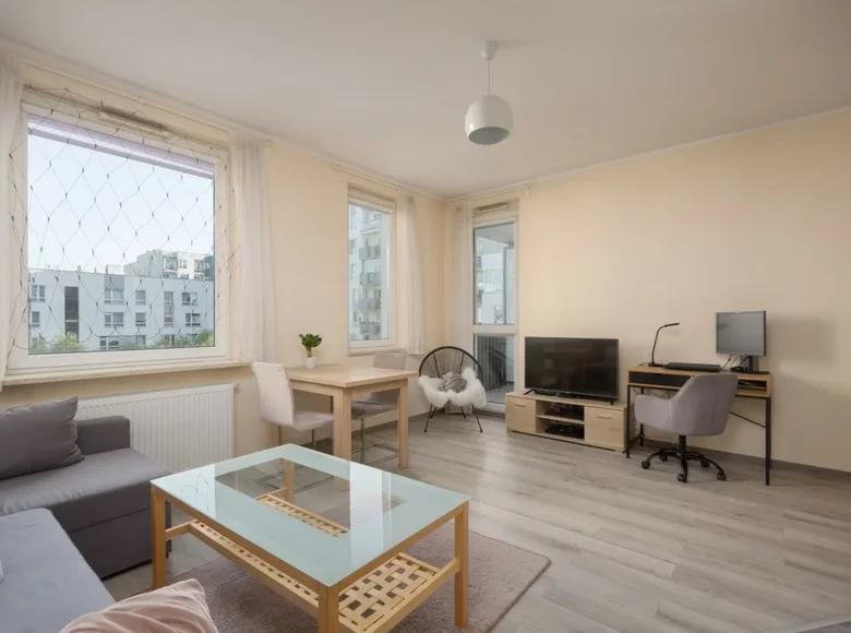 2 room apartment 42 m² in Warsaw, Poland