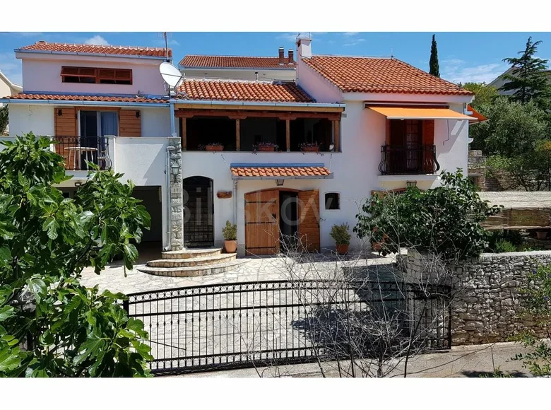 6 room house 312 m² Seget Vranjica, Croatia