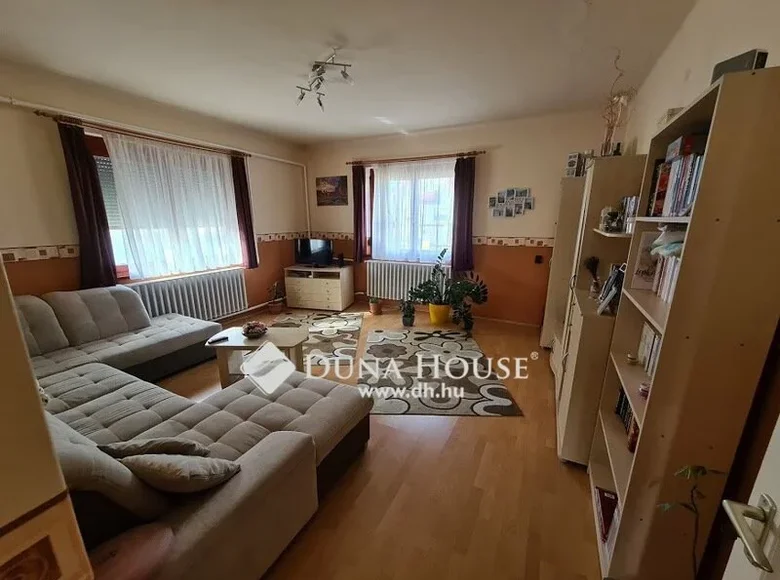 House 160 m² Koka, Hungary