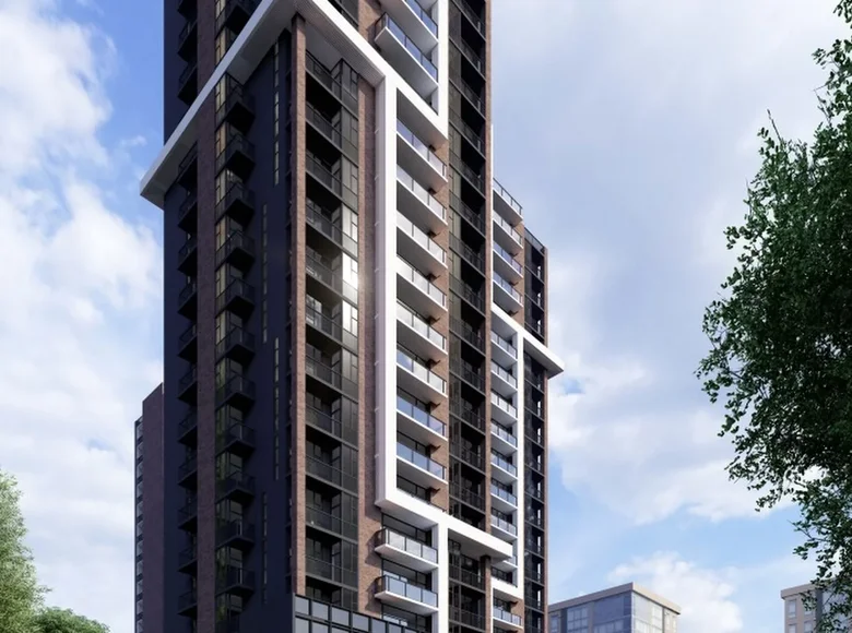 3 bedroom apartment with balcony, with elevator, in city center for