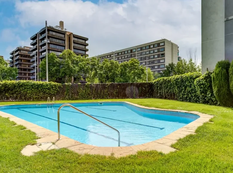 4 bedroom apartment 180 m² Barcelona, Spain