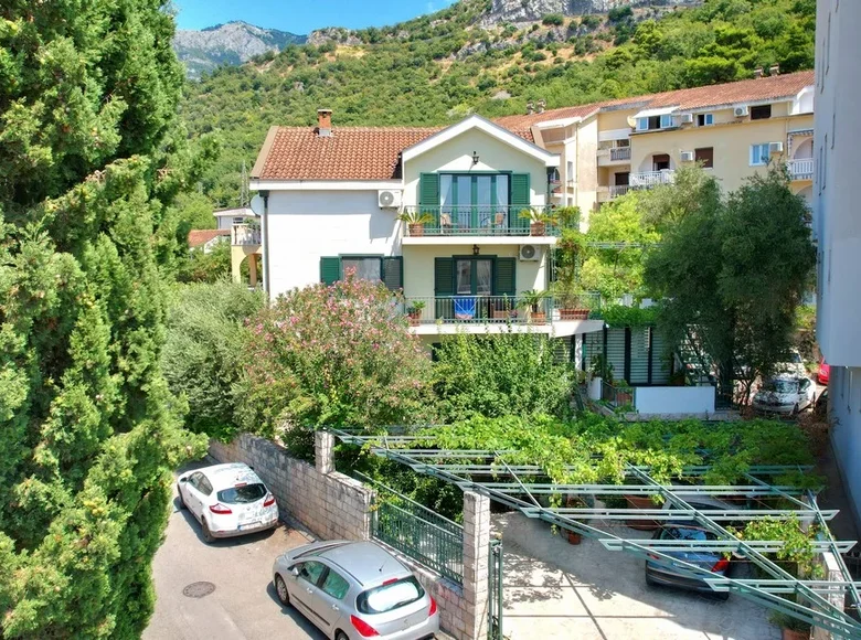 6 bedroom house 290 m² Budva, Montenegro