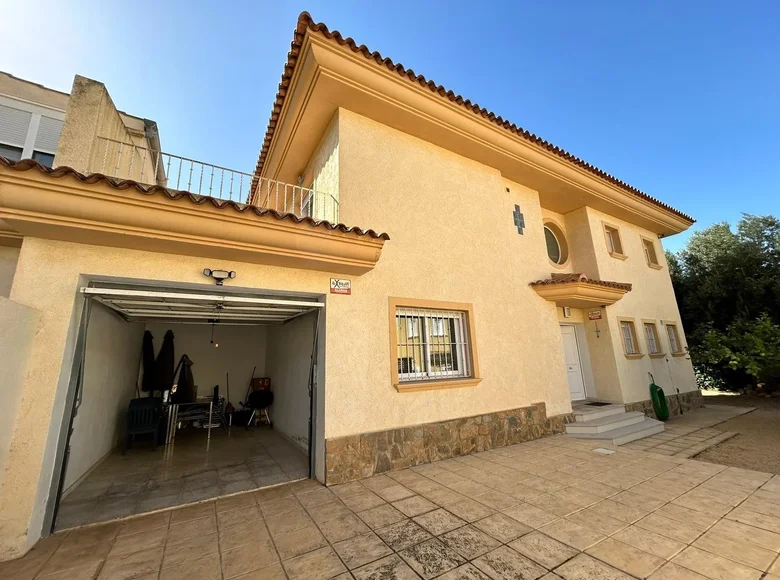 4 bedroom house  l Alfas del Pi, Spain