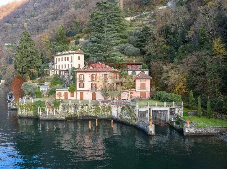 Mieszkanie 4 pokoi 358 m² Provincia di Como, Włochy