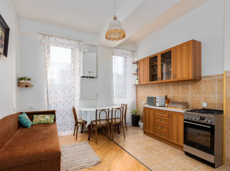 Mieszkanie 2 pokoi 77 m² Tbilisi, Gruzja