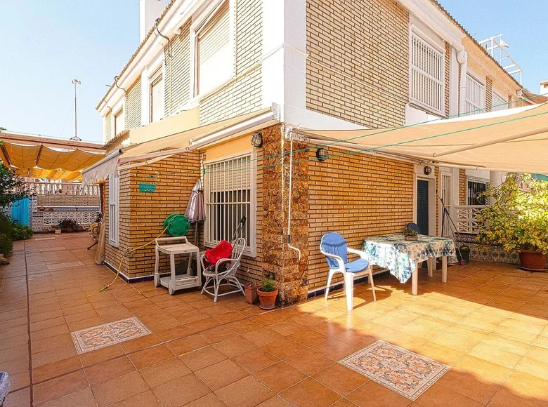 Bungalow 4 pokoi 690 m² Torrevieja, Hiszpania