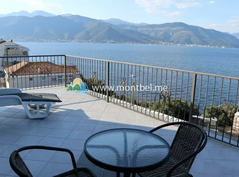 2 bedroom house 224 m² Krasici, Montenegro