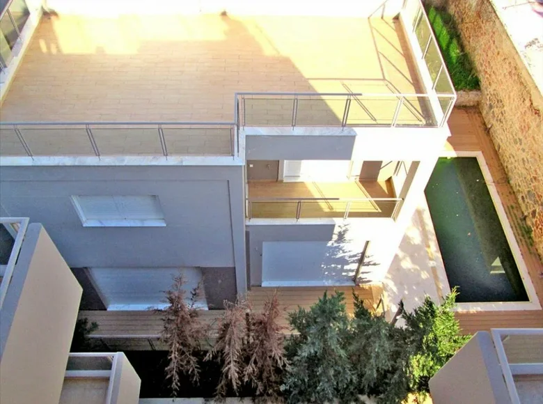 4 bedroom house 310 m² Palaio Faliro, Greece