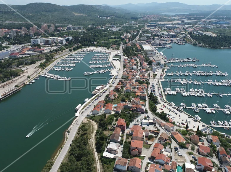 Grundstück 730 m² Sibenik, Kroatien