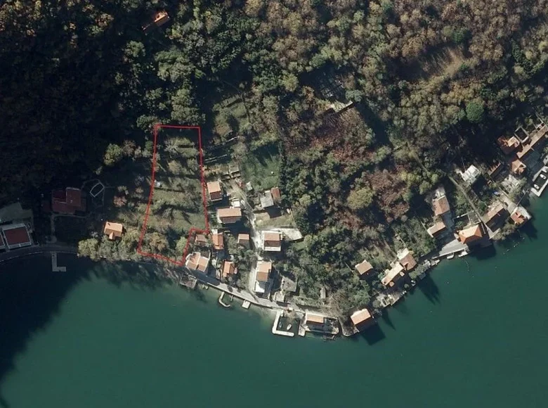 Land 3 954 m² Kotor, Montenegro