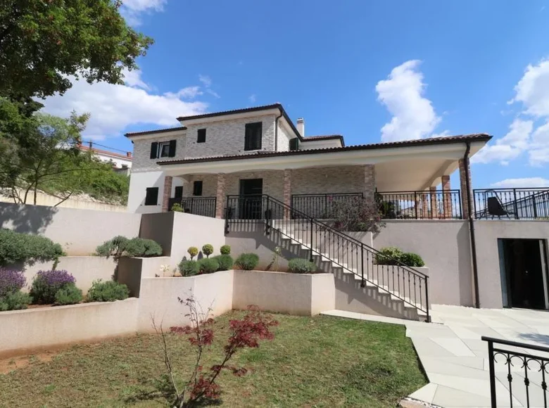 Villa 4 chambres 250 m² Cernik, Croatie