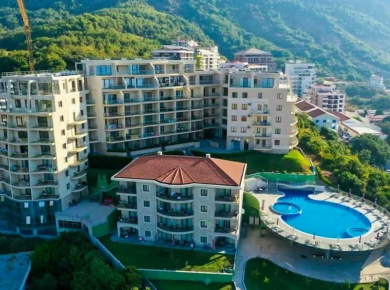 Commercial property 424 m² in Becici, Montenegro