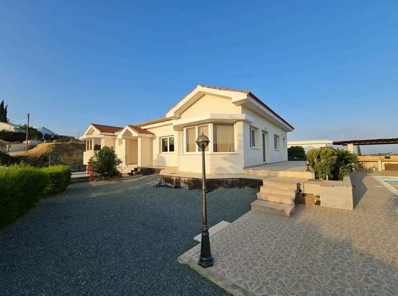 5 bedroom villa 370 m² Pyrgos Lemesou, Cyprus