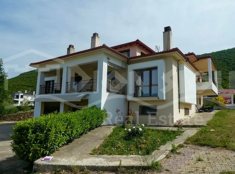 8 bedroom House 2 500 m² Polygyros, Greece