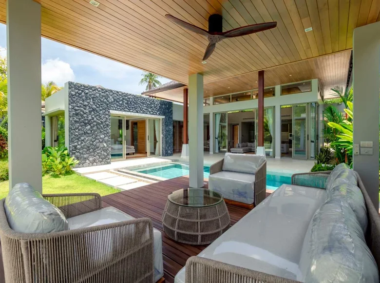 4 bedroom house 590 m² Phuket, Thailand