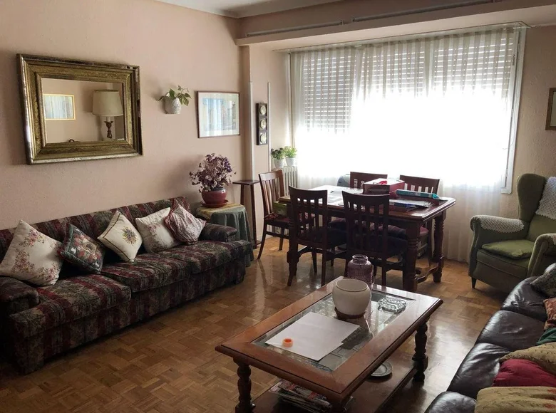 Apartamento 5 habitaciones  Madrid, Španjolska