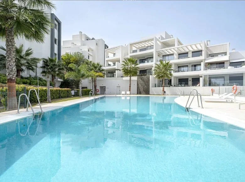 Mieszkanie 2 pokoi 92 m² Estepona, Hiszpania