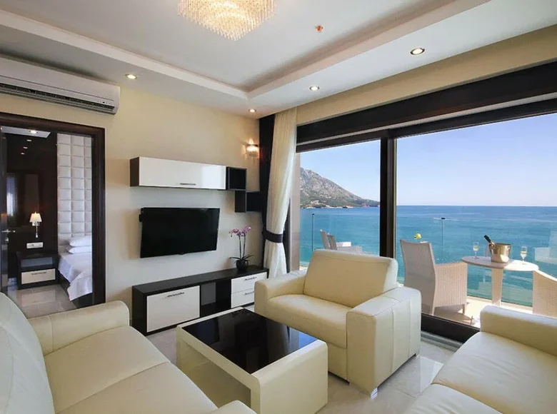 2 bedroom apartment 80 m² Becici, Montenegro