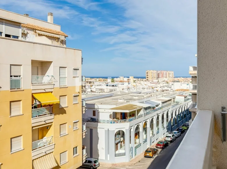 Mieszkanie 2 pokoi 41 m² Torrevieja, Hiszpania