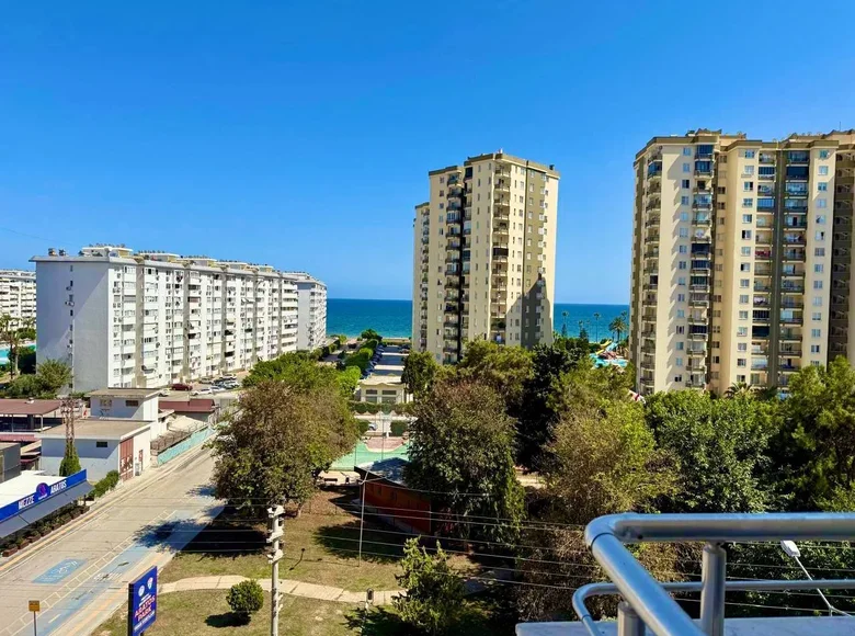 3 bedroom apartment 160 m² Mezitli, Turkey