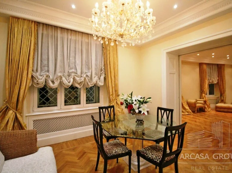  4 bedrooms 240 m² Rome, Italy