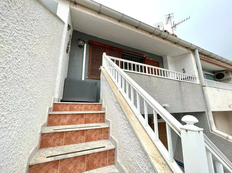 Bungalow z 2 sypialniami 65 m² Torrevieja, Hiszpania