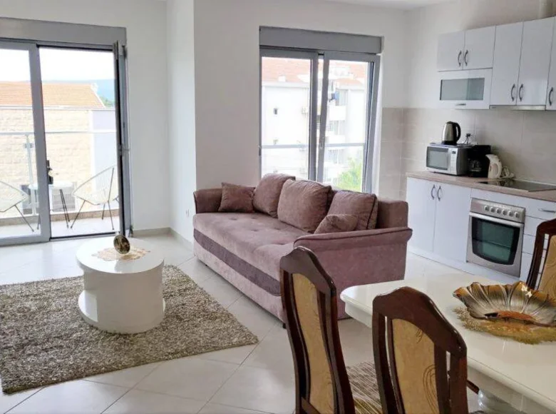 2 bedroom apartment 63 m² Tivat, Montenegro