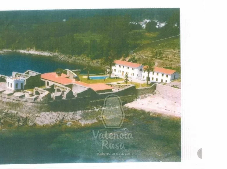 Villa 10 bedrooms 1 375 m² Corcubion, Spain