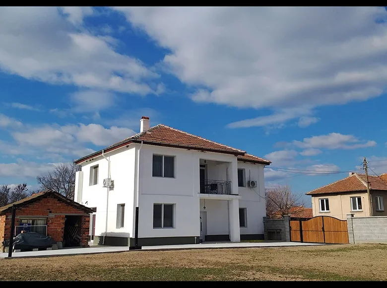Monthly rental 6 room villa, 2 000 m², €1,000 Svilengrad, Bulgaria