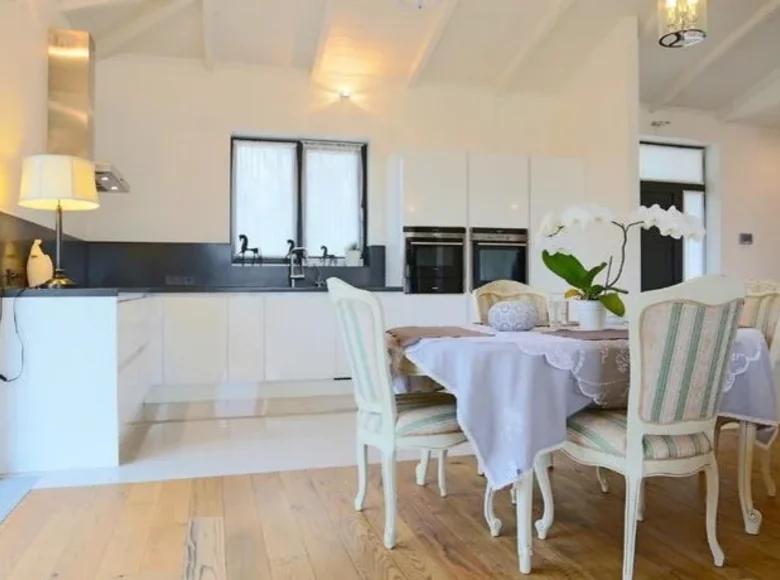 Willa 5 pokojów 350 m² Sebruciems, Łotwa