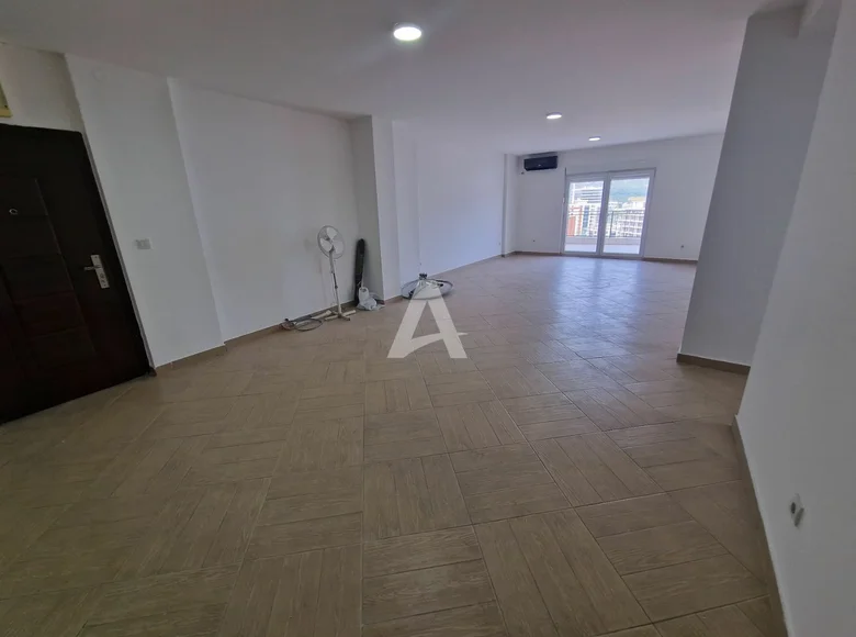 Mieszkanie 3 pokoi 150 m² Budva, Czarnogóra