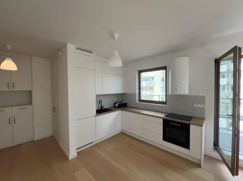 Mieszkanie 3 pokoi 68 m² Warszawa, Polska