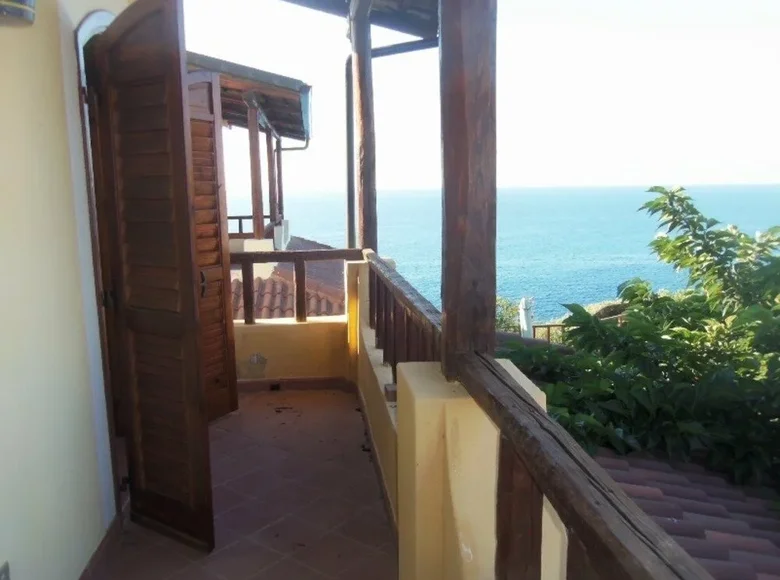 Villa de tres dormitorios 90 m² Vibo Valentia, Italia