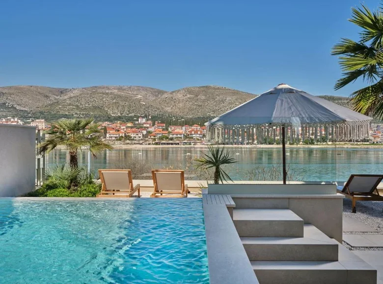 5 bedroom villa 400 m² Grad Trogir, Croatia
