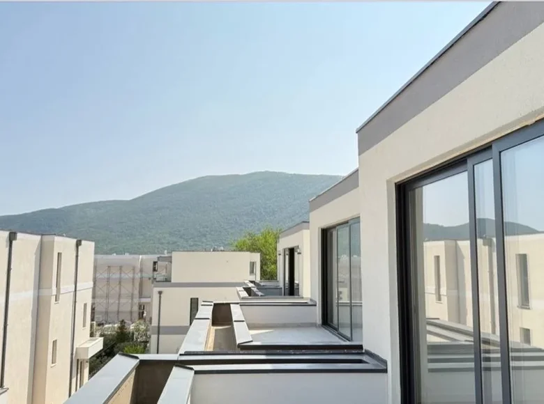 Szeregowiec 3 pokoi 117 m² Donja Lastva, Czarnogóra