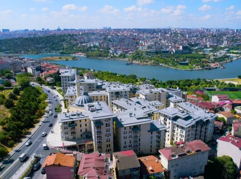 2 bedroom apartment 78 m² Beyoglu, Turkey