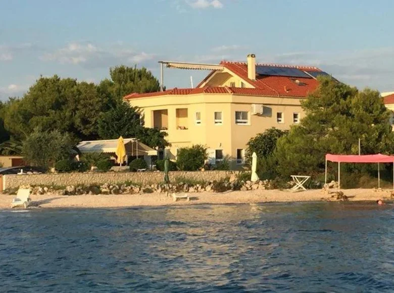 Hôtel 420 m² à Opcina Vir, Croatie