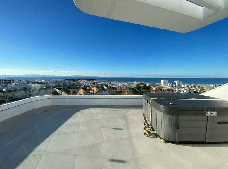 2 bedroom penthouse 95 m² Tarifa, Spain