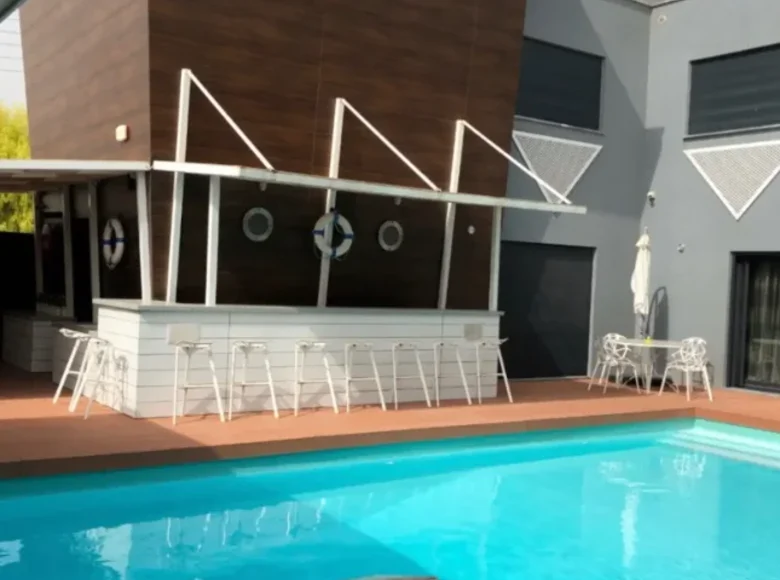 7 bedroom villa  Kolossi Municipality, Cyprus