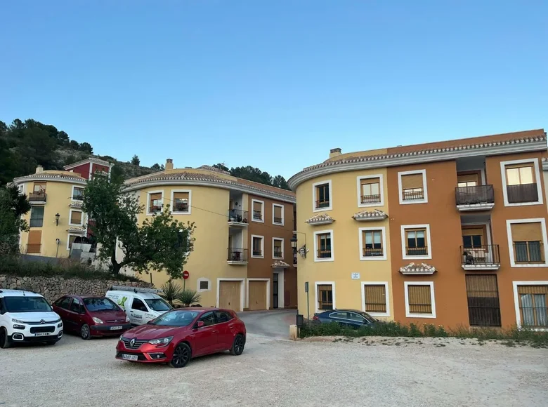 Mieszkanie 2 pokoi 74 m² Xirles, Hiszpania