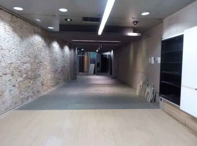 Commercial property 326 m² in Barcelona, Spain