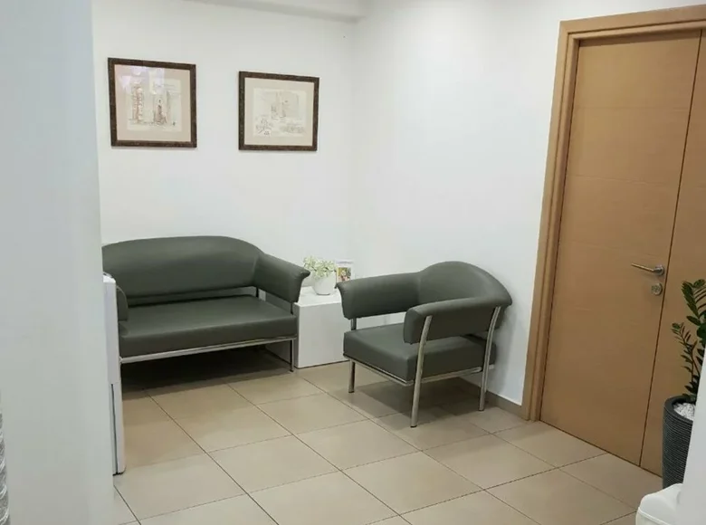 Pomieszczenie biurowe 73 m² Larnaka, Cyprus