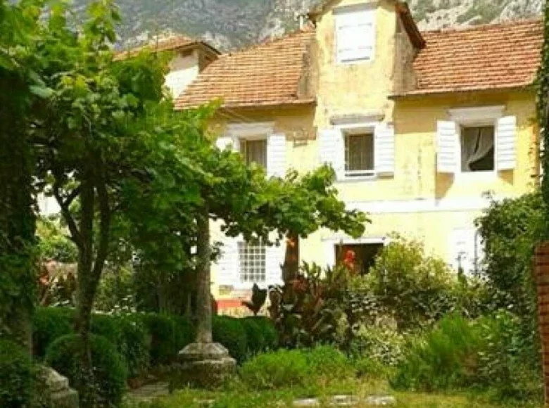 6 room house 250 m² Kotor, Montenegro