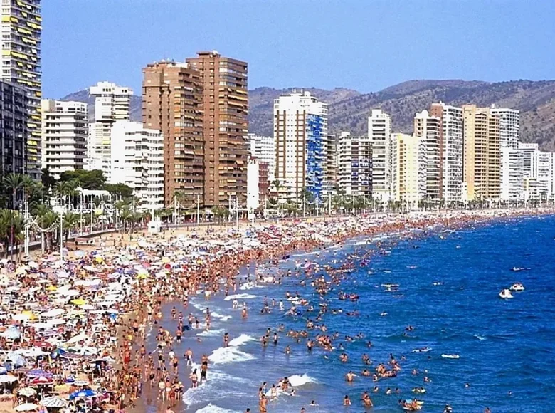 For Sale: NEW Apart-Hotel in Benidorm, Spain – €1.35 Million, 7.52% Yield!